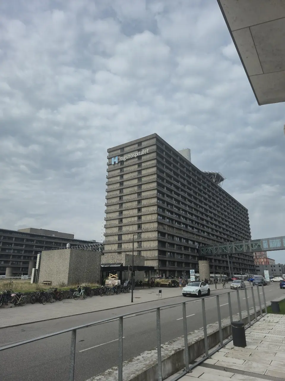 Das Hauptgebäude des Rigshospitalet von außen